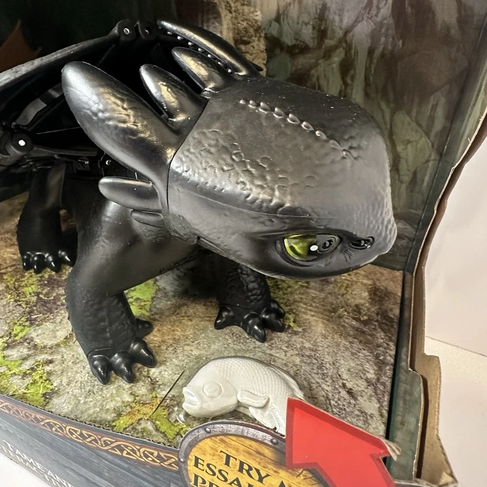 How to Train Your Dragon Interactive Toothless Dragon Figure Tame Train Sounds